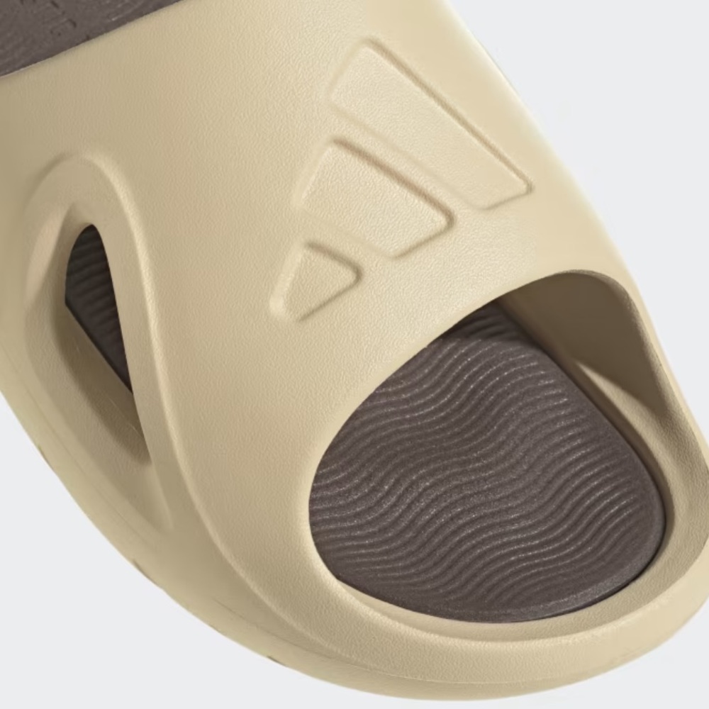 Adidas Adicane Slides - Worn Once - image 6